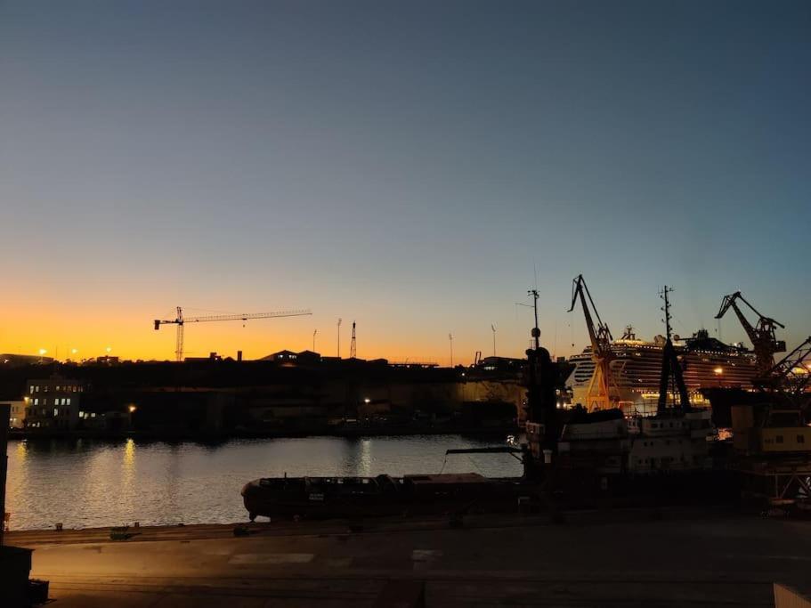 Crew 2 Savynomad Harbour Residences Wow Views Cospicua Eksteriør billede